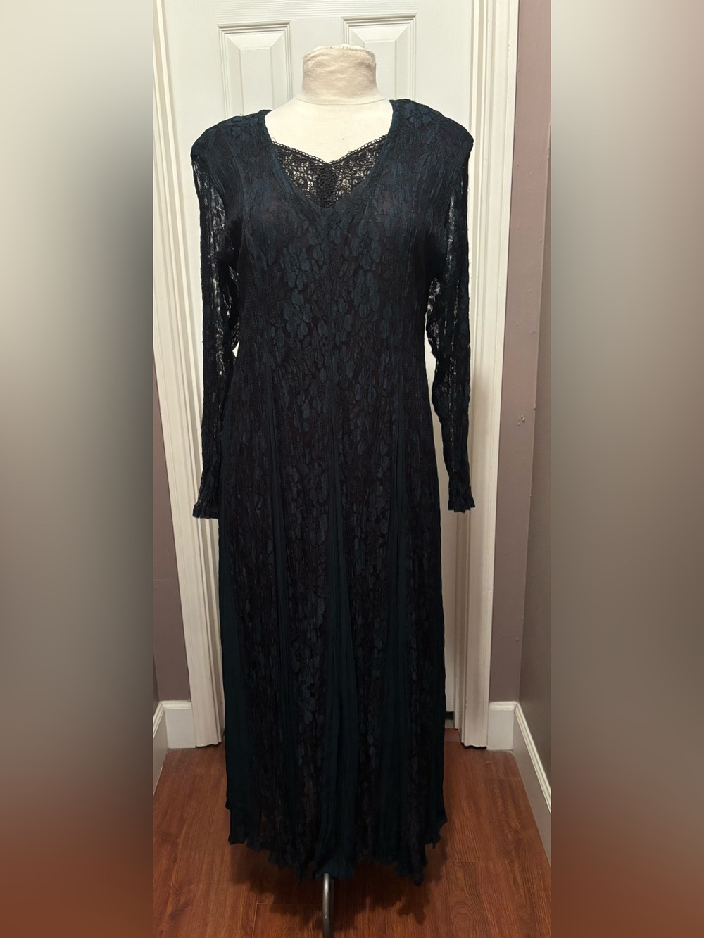 Long Dark GreenLace V-Neck Women's Dress